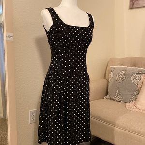 Beautiful midi polka dot dress with pockets! Ralph Lauren size 2